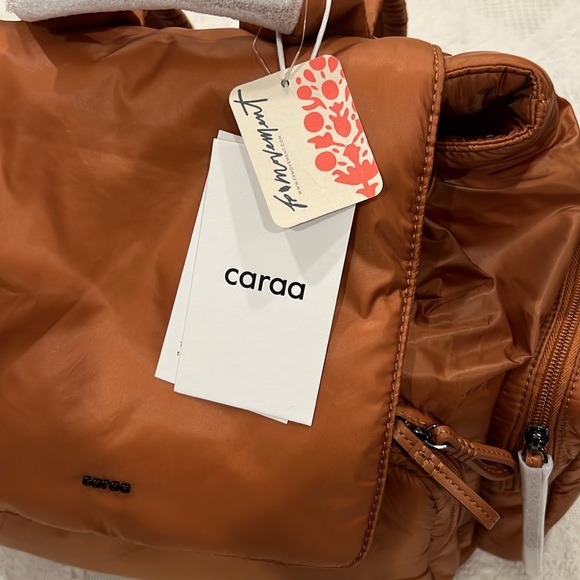 Caraa sports bag perfect diaper or travel bag!! - Picture 5 of 15